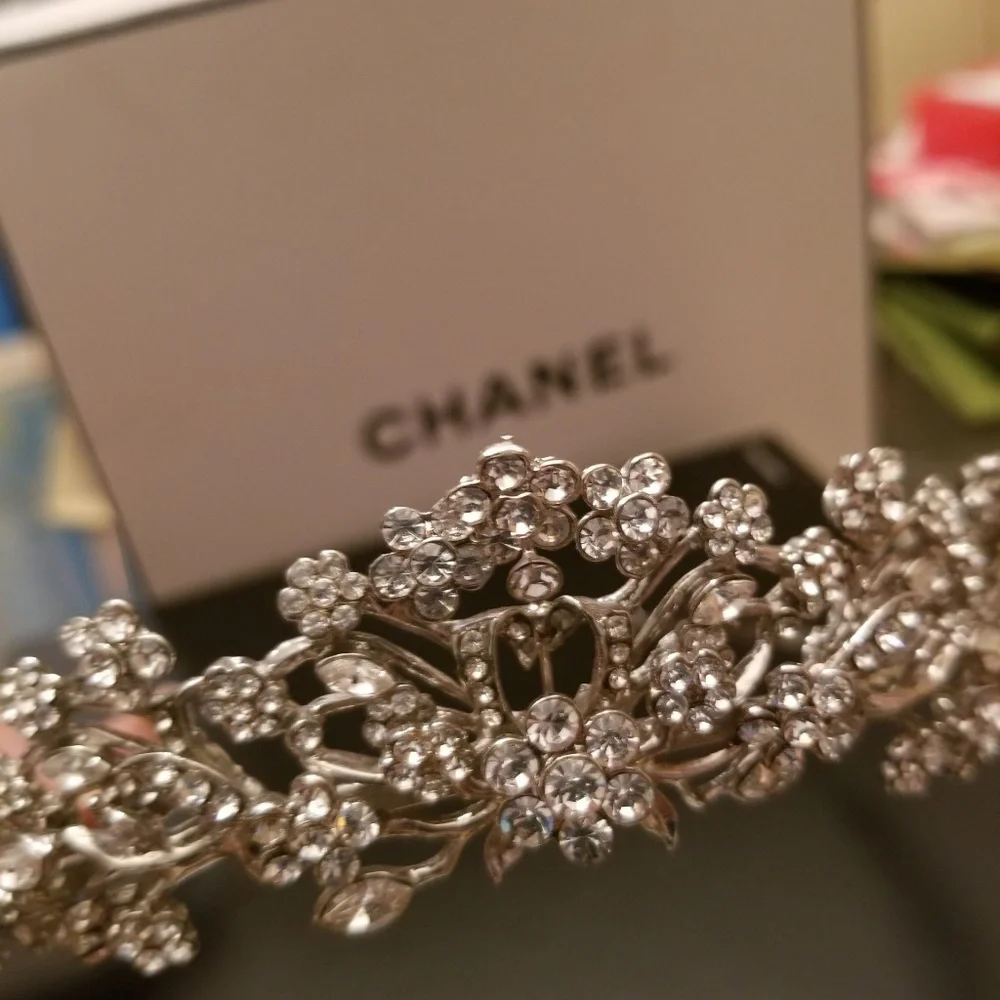 SWAROVSKI CRYSTAL TIARA